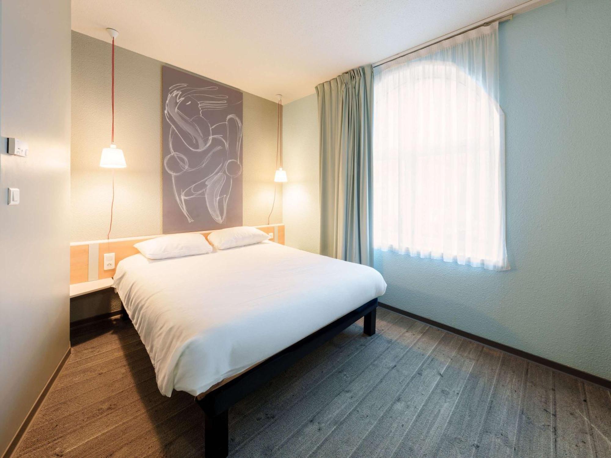 Hotel Ibis Saint Quentin Basilique Exterior foto