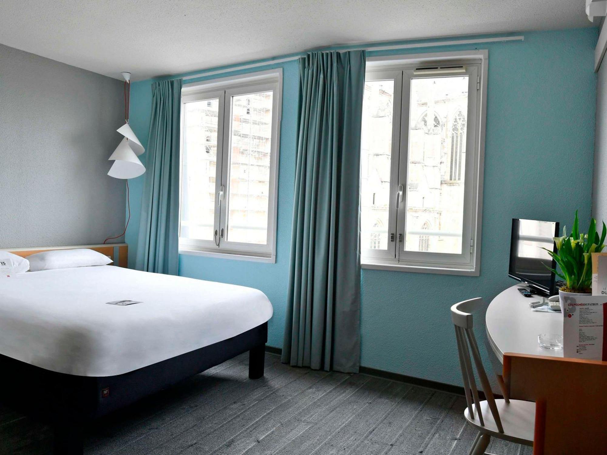 Hotel Ibis Saint Quentin Basilique Exterior foto